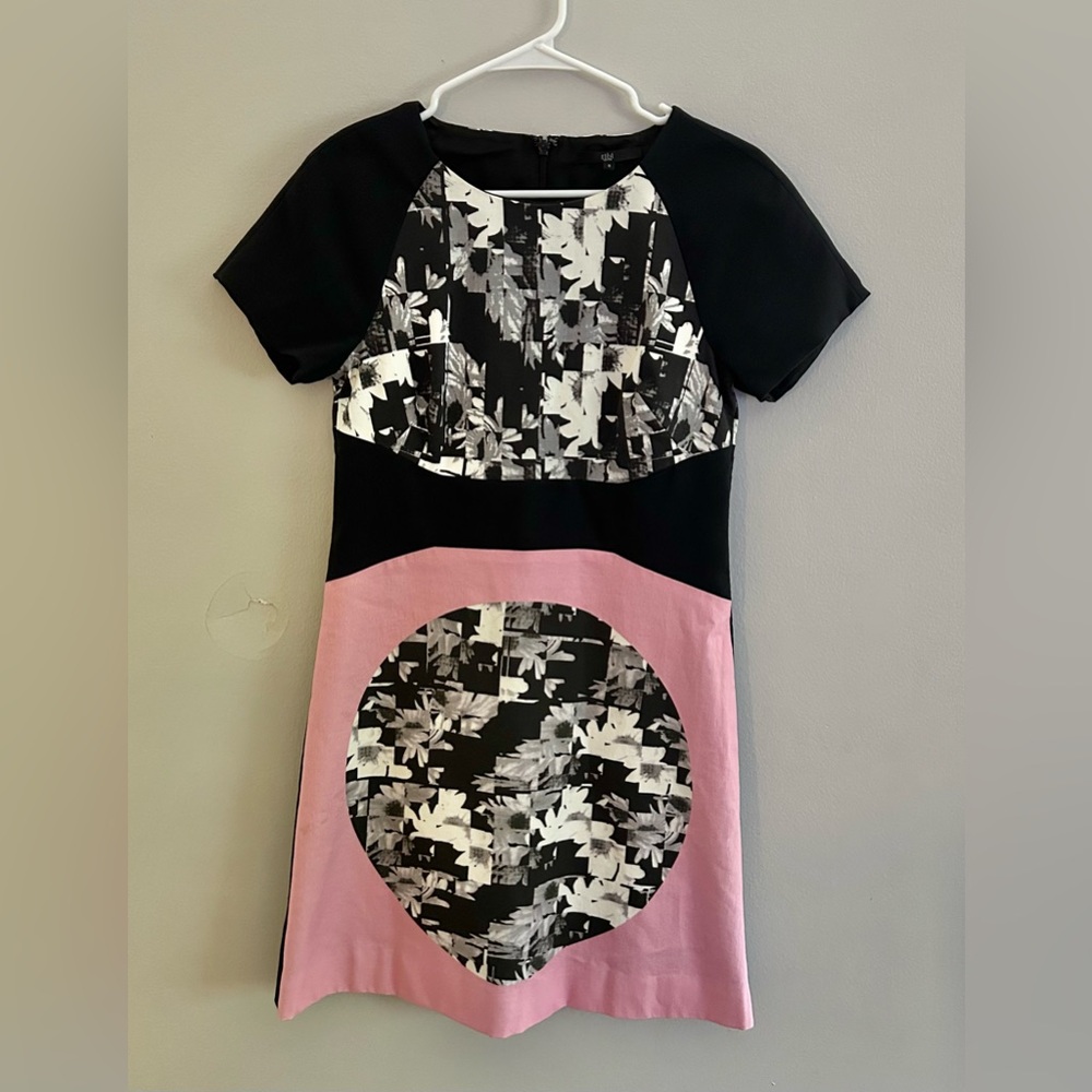 Tibi Arel Floral Print Mini Shift Dress LV5 Black/Pink |Size 6 - Picture 3 of 9